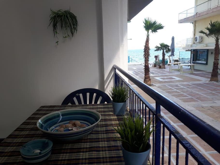 Cozy Seaside Apartment Loutraki 외부 사진