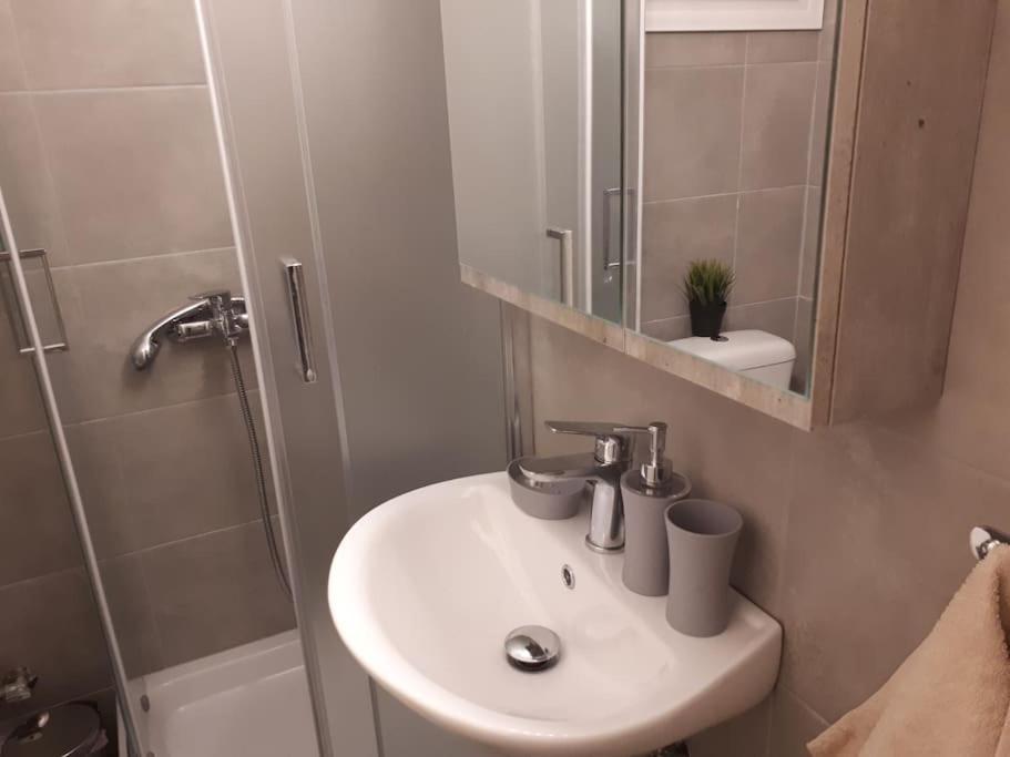 Cozy Seaside Apartment Loutraki 외부 사진